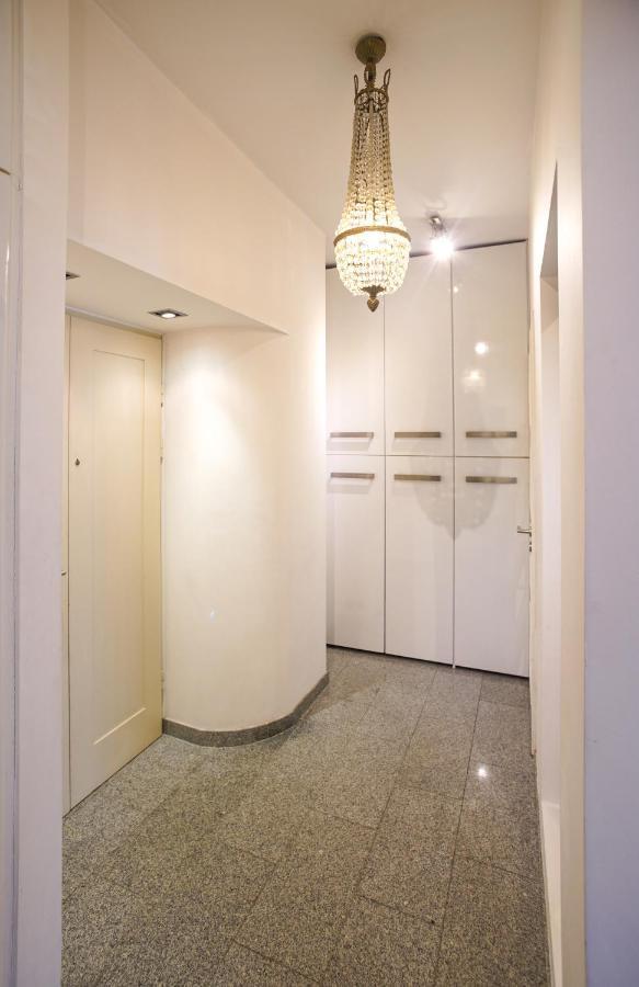 Powisle Apartment *
